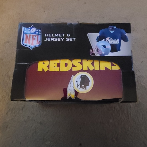 NFL Washington Redskins Jersey and Helmet set - Picture 3 of 4